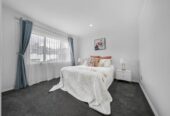 6 beds 3 baths house on 806m2 section, Botany Town Centre is just minutes away, 1 km to Botany Downs Secondary College, 1.7 km to Point View School, 19 Skye Road, East Tamaki Heights, Auckland