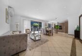 6 beds 3 baths house on 806m2 section, Botany Town Centre is just minutes away, 1 km to Botany Downs Secondary College, 1.7 km to Point View School, 19 Skye Road, East Tamaki Heights, Auckland