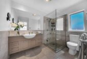 6 beds 3 baths house on 806m2 section, Botany Town Centre is just minutes away, 1 km to Botany Downs Secondary College, 1.7 km to Point View School, 19 Skye Road, East Tamaki Heights, Auckland