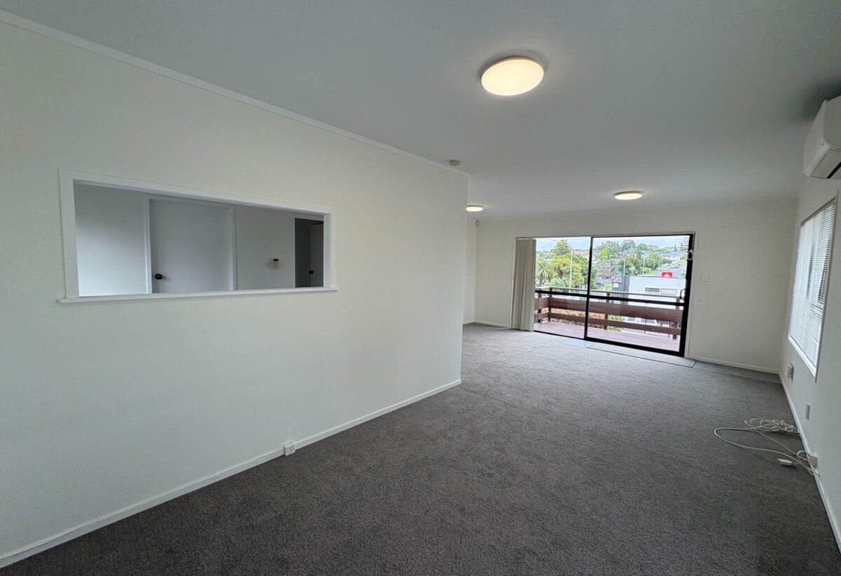 For rent, Newly Refurbished 3 beds 1 bath house with garage, zoned for Owairoa Primary School, Howick Intermediate, Howick College, available now, 224B Moore Street, Howick, Auckland