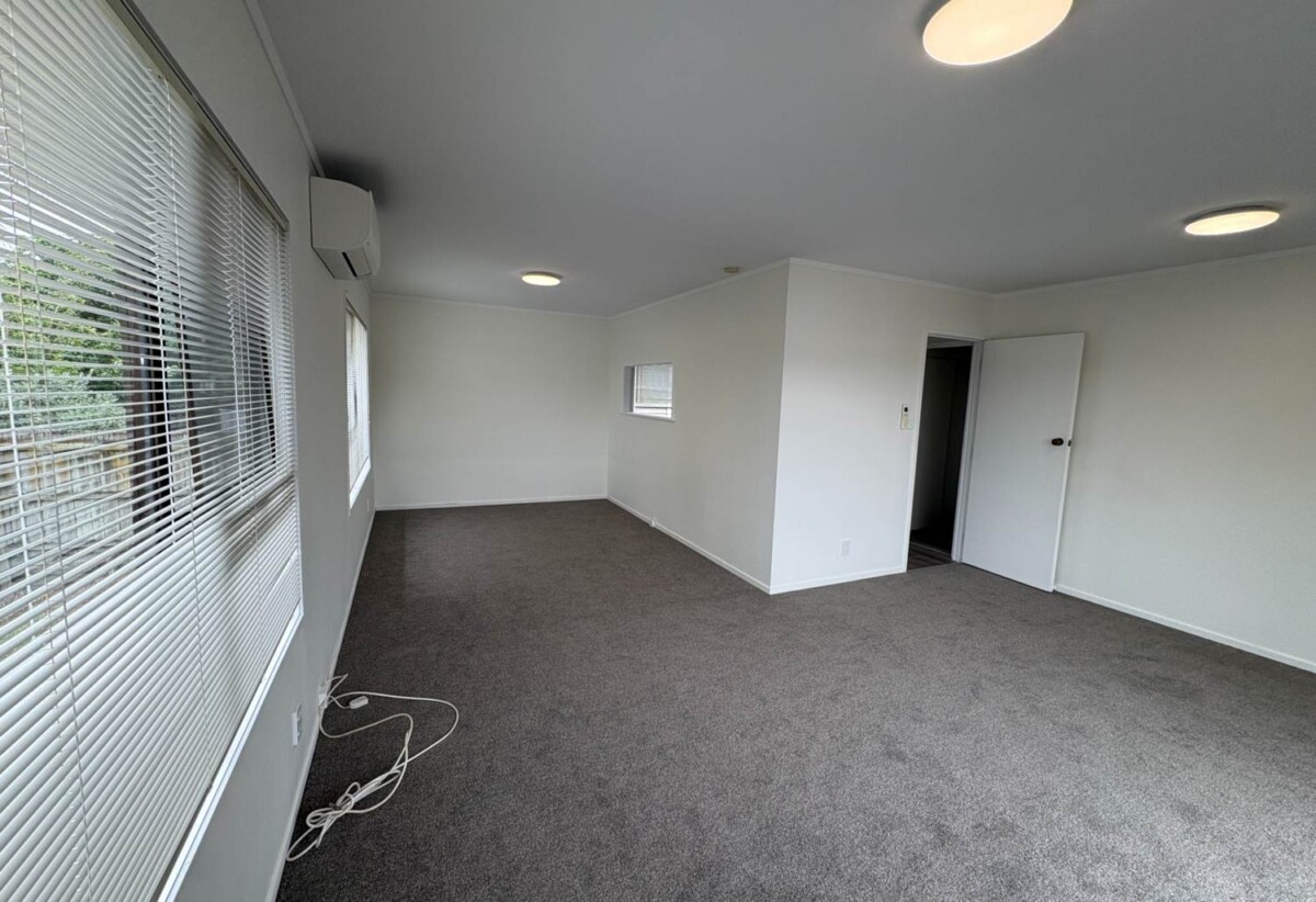 For rent, Newly Refurbished 3 beds 1 bath house with garage, zoned for Owairoa Primary School, Howick Intermediate, Howick College, available now, 224B Moore Street, Howick, Auckland