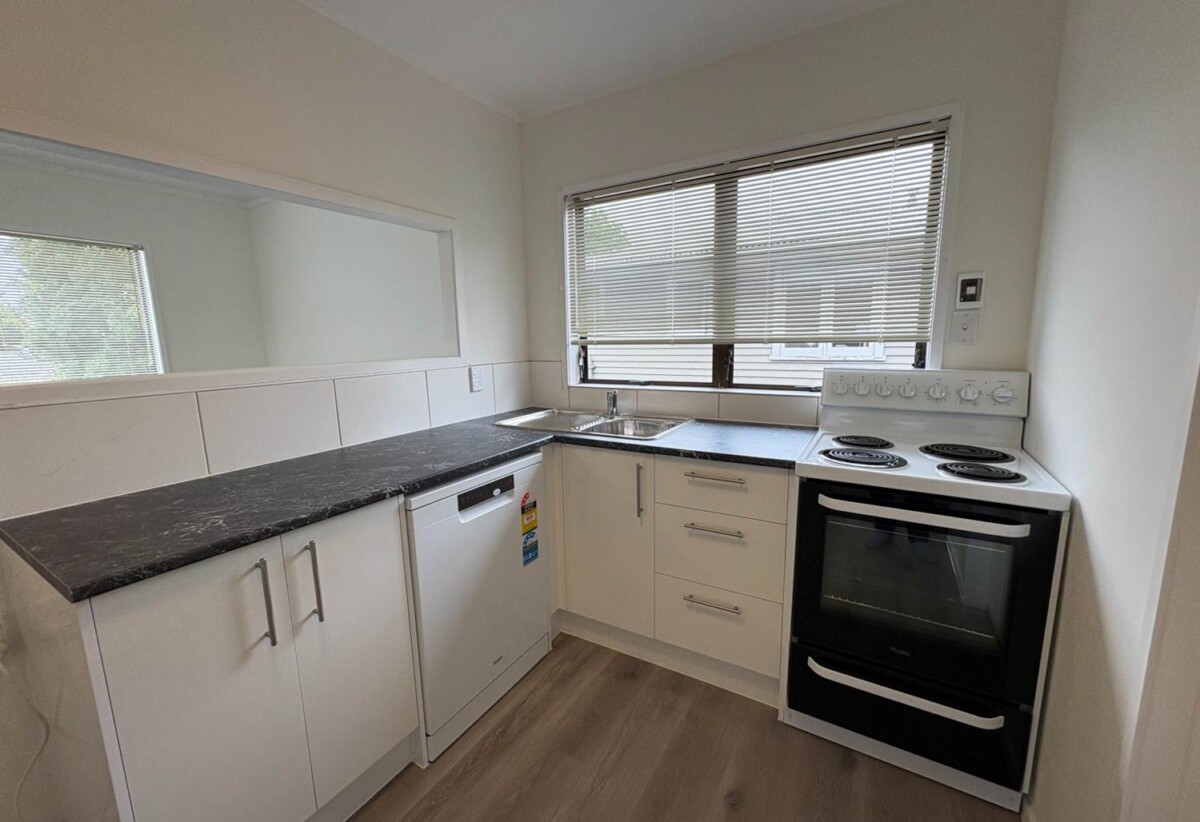 For rent, Newly Refurbished 3 beds 1 bath house with garage, zoned for Owairoa Primary School, Howick Intermediate, Howick College, available now, 224B Moore Street, Howick, Auckland