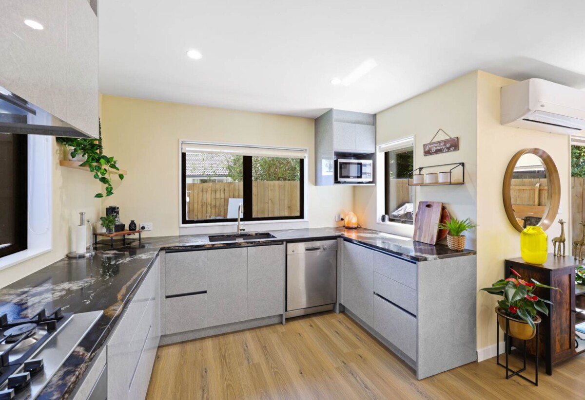 Standalone 4 beds 4 baths house with garage on 257m2 section, Designer kitchen with walk-in pantry, Central vacuum system, 0.1 km to Manuka Primary School, 1.5 km to Glenfield Intermediate School, 45C Manuka Road, Bayview, Auckland