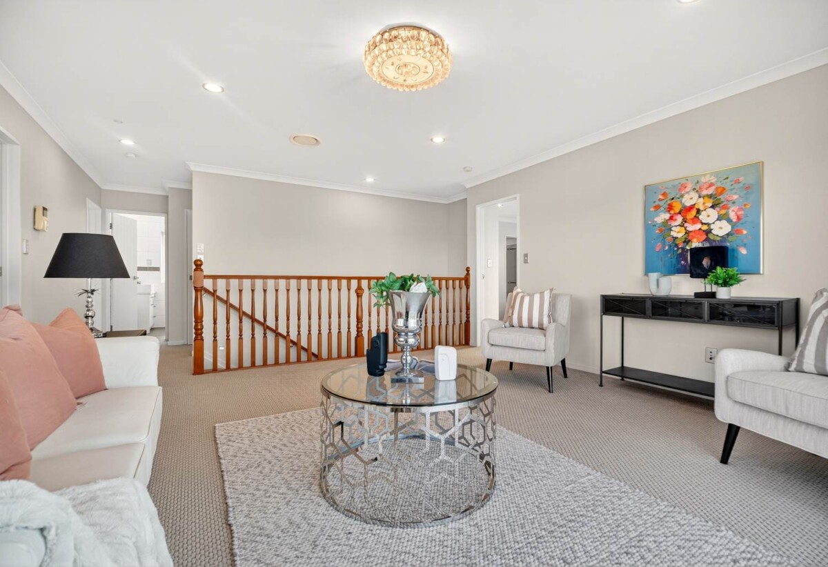 5 beds 3.5 baths house with double garage on 300m2 section, walks to Ormiston Town Centre, 0.4 km to Ormiston Senior College, 0.5 km to Ormiston Junior College and Ormiston Primary School, 10 Shandon Street, Flat Bush, Auckland