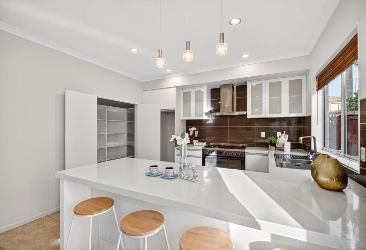 5 beds 3.5 baths house with double garage on 300m2 section, walks to Ormiston Town Centre, 0.4 km to Ormiston Senior College, 0.5 km to Ormiston Junior College and Ormiston Primary School, 10 Shandon Street, Flat Bush, Auckland