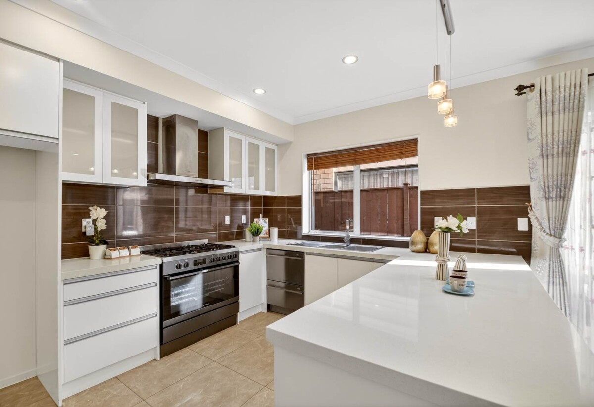 5 beds 3.5 baths house with double garage on 300m2 section, walks to Ormiston Town Centre, 0.4 km to Ormiston Senior College, 0.5 km to Ormiston Junior College and Ormiston Primary School, 10 Shandon Street, Flat Bush, Auckland