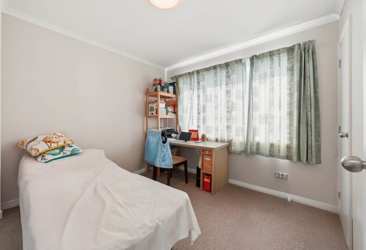 First time on the market in 31 years, 2 houses (3 beds house + 2 beds house) on 664m2section, walks to Highland Park shopping centre, 0.7 km to Pakuranga College, 0.8 km to Howick Primary School, 0.9 km to Howick Intermediate, 35 Aberfeldy Avenue, Highland Park, Auckland