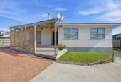 First time on the market in 31 years, 2 houses (3 beds house + 2 beds house) on 664m2section, walks to Highland Park shopping centre, 0.7 km to Pakuranga College, 0.8 km to Howick Primary School, 0.9 km to Howick Intermediate, 35 Aberfeldy Avenue, Highland Park, Auckland