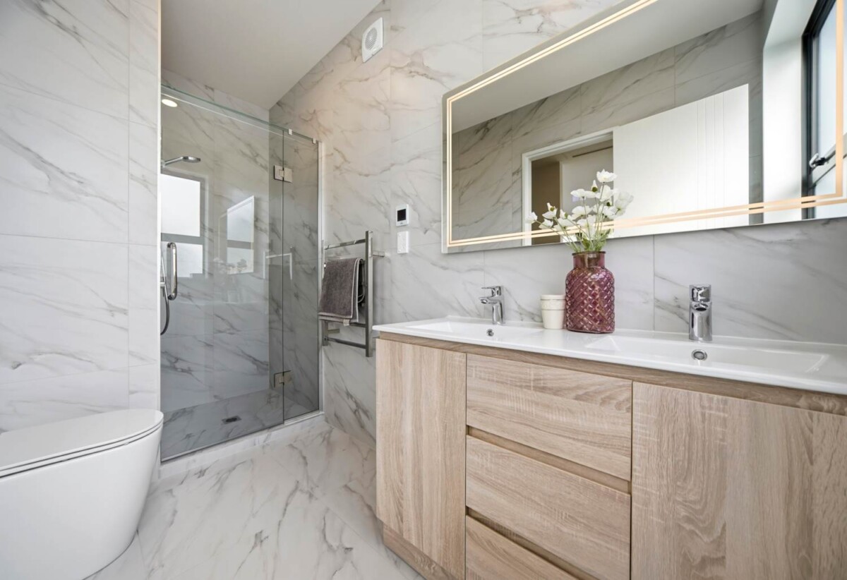 Double Westlake school zone, Brandnew standalone 4 beds 3.5 baths home with garage, walking distance of the Sunnynook Shopping Centre , 0.4 km to Sunnynook School, 68B Sunnynook Road, Forrest Hill, Auckland