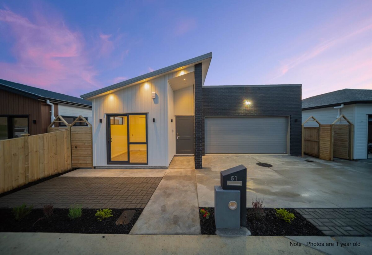 4 beds 2 baths house with double garage on 292m2 section, 0.6 km to Opaheke School, 1.1 km to v and Rosehill Intermediate, 1.5 km to Papakura Intermediate, 1.8 km to Papakura High School, 51 Bannockburn Road, Papakura, Auckland