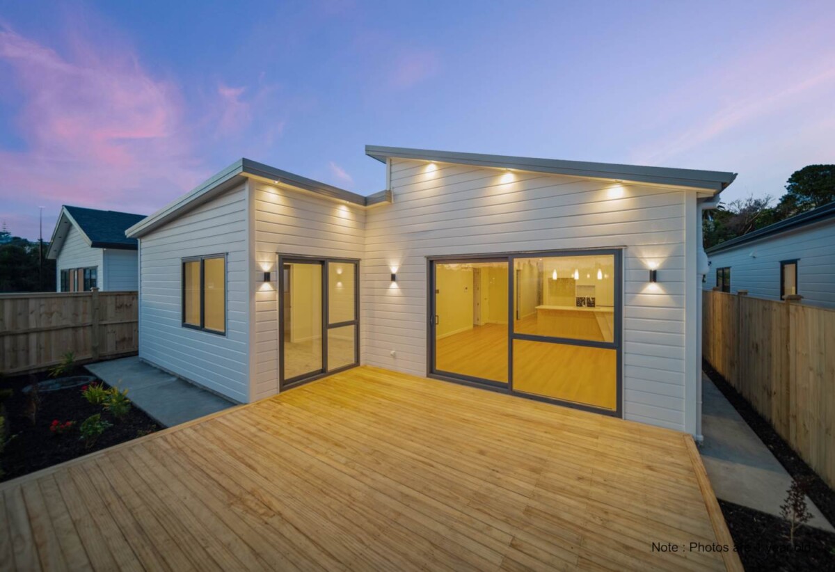 4 beds 2 baths house with double garage on 292m2 section, 0.6 km to Opaheke School, 1.1 km to v and Rosehill Intermediate, 1.5 km to Papakura Intermediate, 1.8 km to Papakura High School, 51 Bannockburn Road, Papakura, Auckland