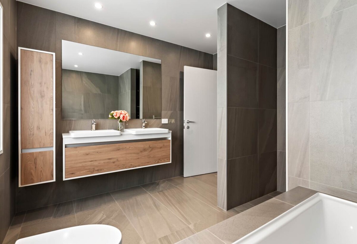Built by Jalcon Homes, 318m2 luxury 5 beds 4 baths house on 752m2 section with Perfect Views, 0.8 km to Scott Point Primary School, 1.6 km to Hobsonville Point Secondary School, 40 Tai Crescent, Hobsonville, Auckland