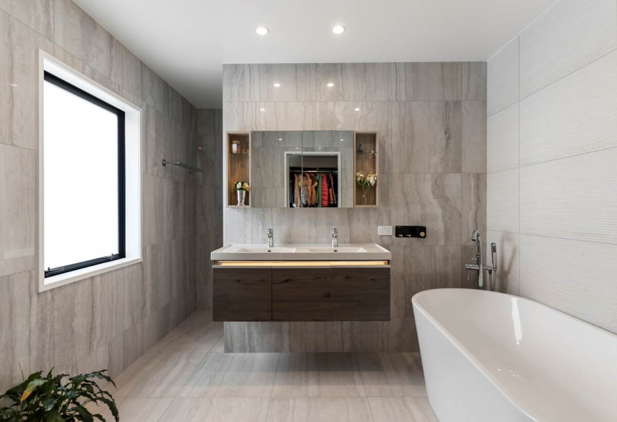 Built by Jalcon Homes, 318m2 luxury 5 beds 4 baths house on 752m2 section with Perfect Views, 0.8 km to Scott Point Primary School, 1.6 km to Hobsonville Point Secondary School, 40 Tai Crescent, Hobsonville, Auckland