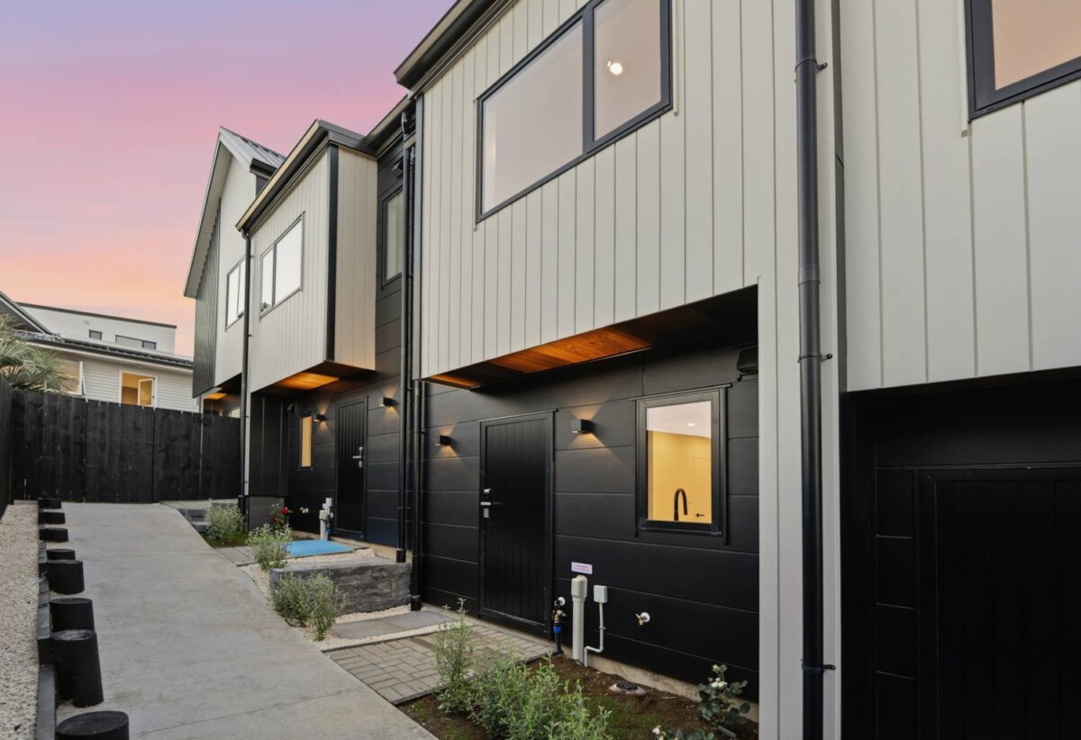 Brandnew freehold 2 bed or 3 beds home, walks to Sylvia Park Mall, 0.3 km to Sylvia Park School, 2 Bean Place, Mt Wellington, Auckland