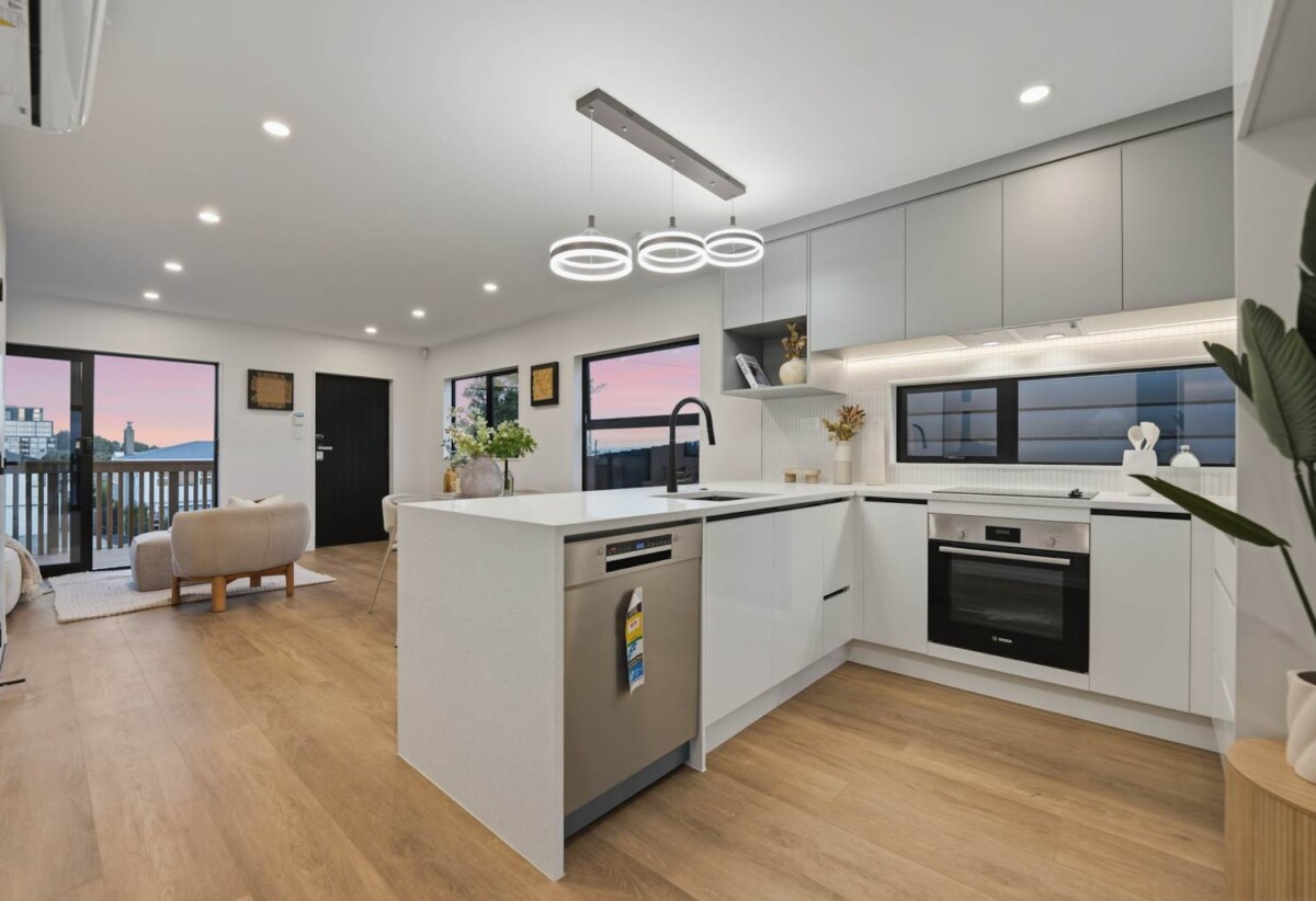 Brandnew freehold 2 beds 2.5 baths home with car park, walks to Sylvia Park Mall, 0.3 km to Sylvia Park School, Lot 5/2 Bean Place, Mt Wellington, Auckland