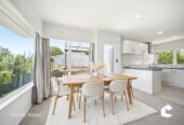 Double Westlake school zone, Brick and tile 2 beds 1 bath home with car park, 0.4 km to Forrest Hill School, 0.7 km to Westlake Boys’ High School, 1.3 km to Westlake Girls’ High School, 1.9 km to Takapuna Normal Intermediate, 3/1 Becroft Drive, Forrest Hill, Auckland