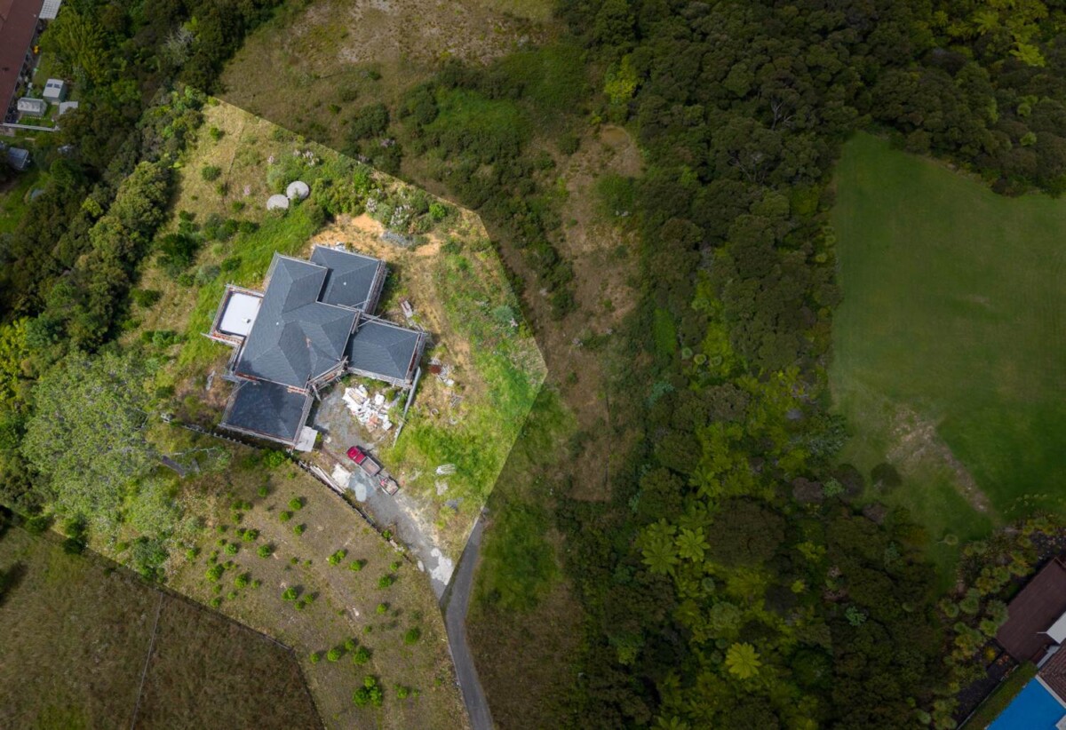 MORTGAGEE SALE, need to be completed, 643m2 luxury 5 beds 4.5 baths house on 7279m2 section, A rare chance to complete a high-end project, 1.5 km to Coatesville School, 3.7 km to Albany Senior High School, 4.1 km to Albany Junior High School, 54A Donaldson Drive, Coatesville, Auckland