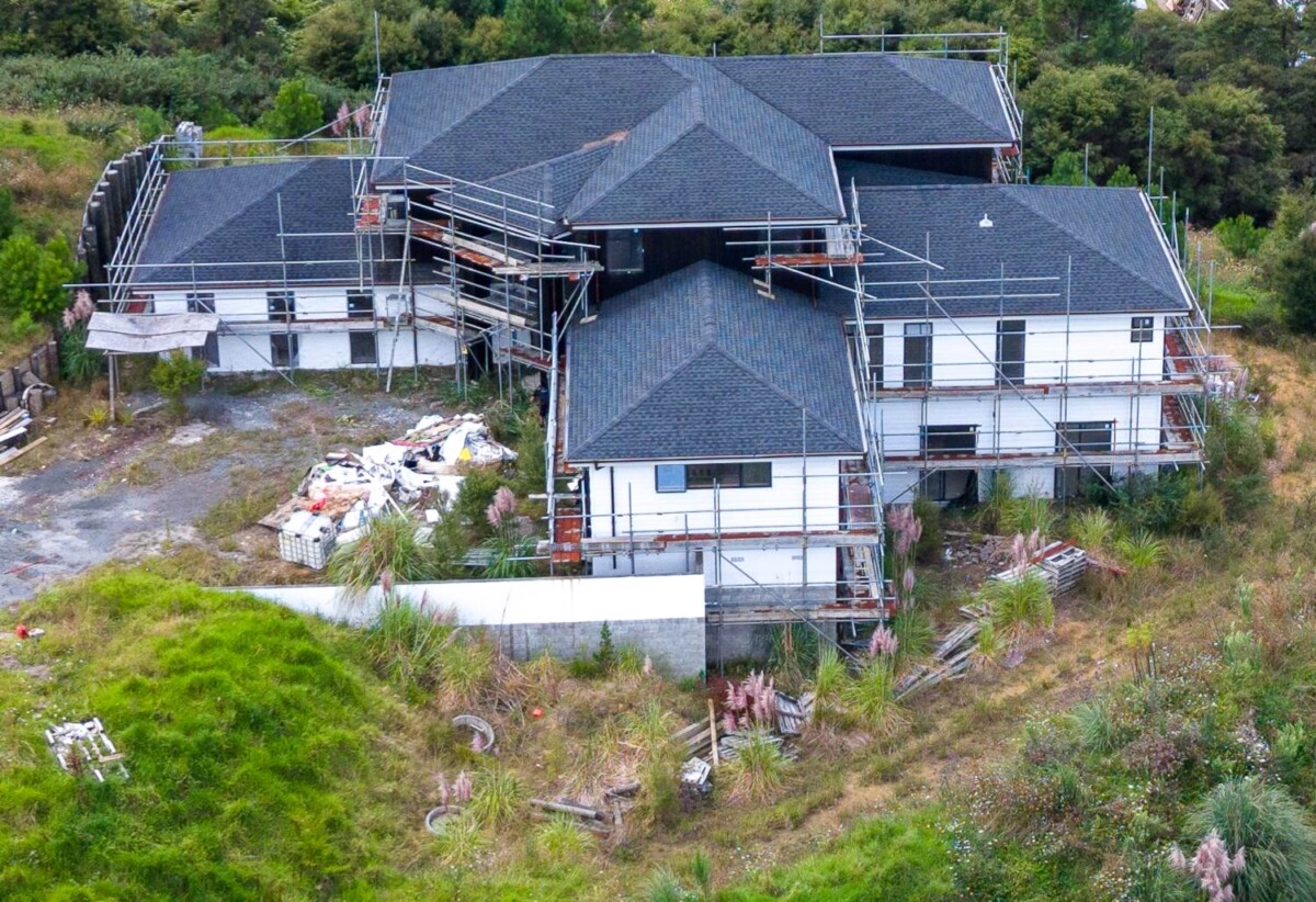 MORTGAGEE SALE, need to be completed, 643m2 luxury 5 beds 4.5 baths house on 7279m2 section, A rare chance to complete a high-end project, 1.5 km to Coatesville School, 3.7 km to Albany Senior High School, 4.1 km to Albany Junior High School, 54A Donaldson Drive, Coatesville, Auckland