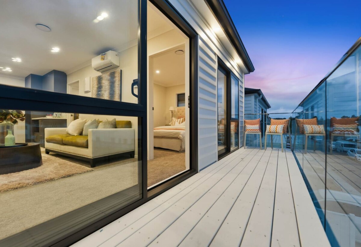 10-Year Master Build Guarantee, 3 LEGAL kitchens, 7 beds 5.5 baths house with 2 beds granny and double garage, 0.5 km to Te Uho o Te Nikau Primary School , 0.6 km to Ormiston Junior College, 0.7 km to Ormiston Senior College, 219B & 1/219B Murphys Road, Flat Bush, Auckland