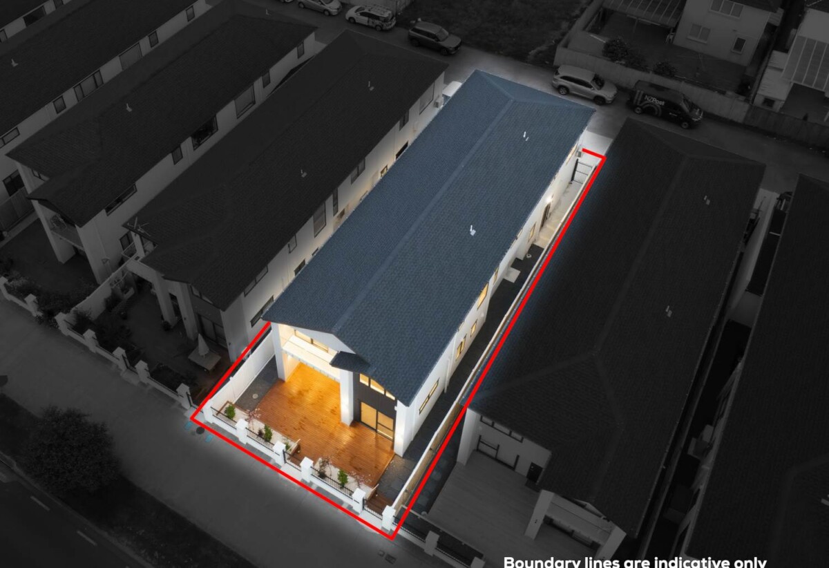 10-Year Master Build Guarantee, 3 LEGAL kitchens, 7 beds 5.5 baths house with 2 beds granny and double garage, 0.5 km to Te Uho o Te Nikau Primary School , 0.6 km to Ormiston Junior College, 0.7 km to Ormiston Senior College, 219B & 1/219B Murphys Road, Flat Bush, Auckland