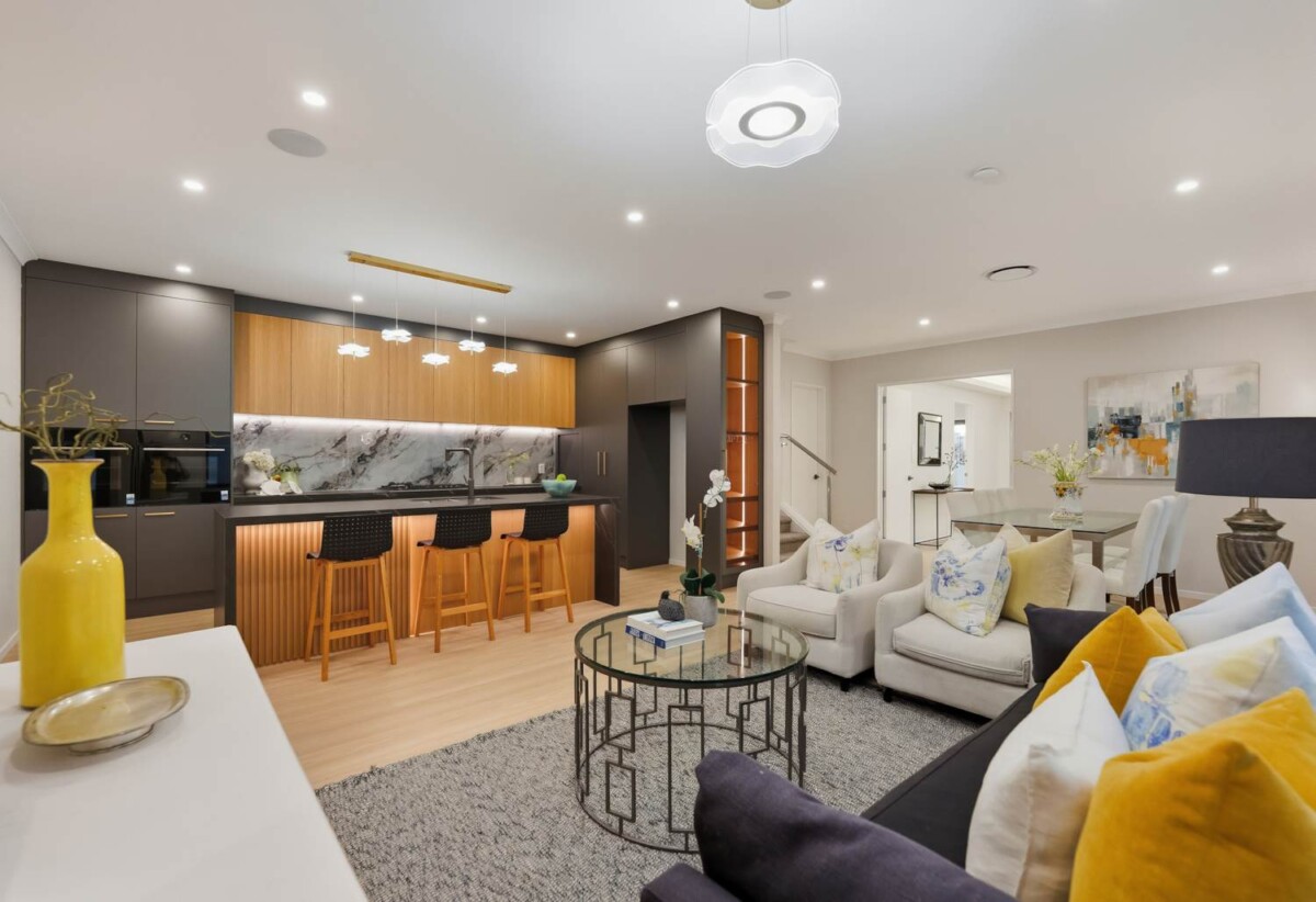 10-Year Master Build Guarantee, 3 LEGAL kitchens, 7 beds 5.5 baths house with 2 beds granny and double garage, 0.5 km to Te Uho o Te Nikau Primary School , 0.6 km to Ormiston Junior College, 0.7 km to Ormiston Senior College, 219B & 1/219B Murphys Road, Flat Bush, Auckland