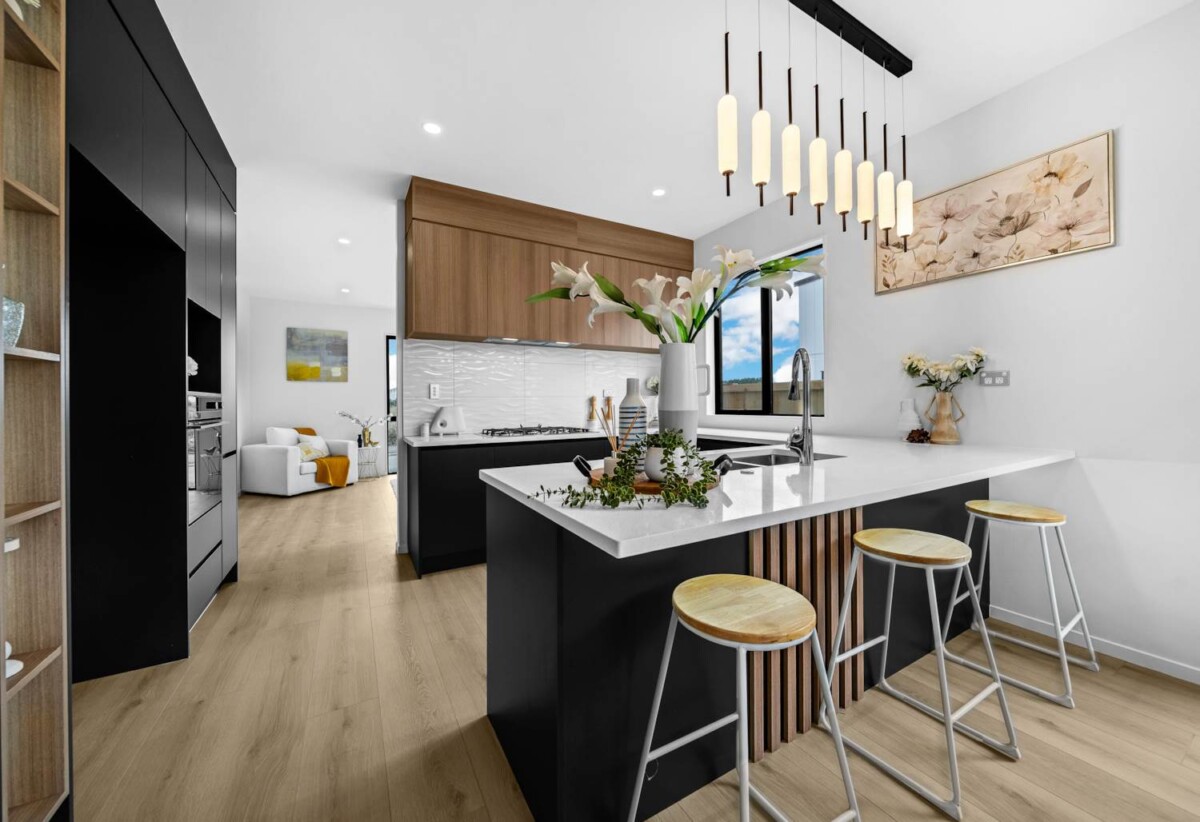 3 beds 2.5 baths home with Reserve Views on 141m2 section, 0.6 km to Cosgrove School, 1.4 km to Papakura High School, 1.8 km to Papakura Intermediate, 4 Roku Place, Papakura, Auckland
