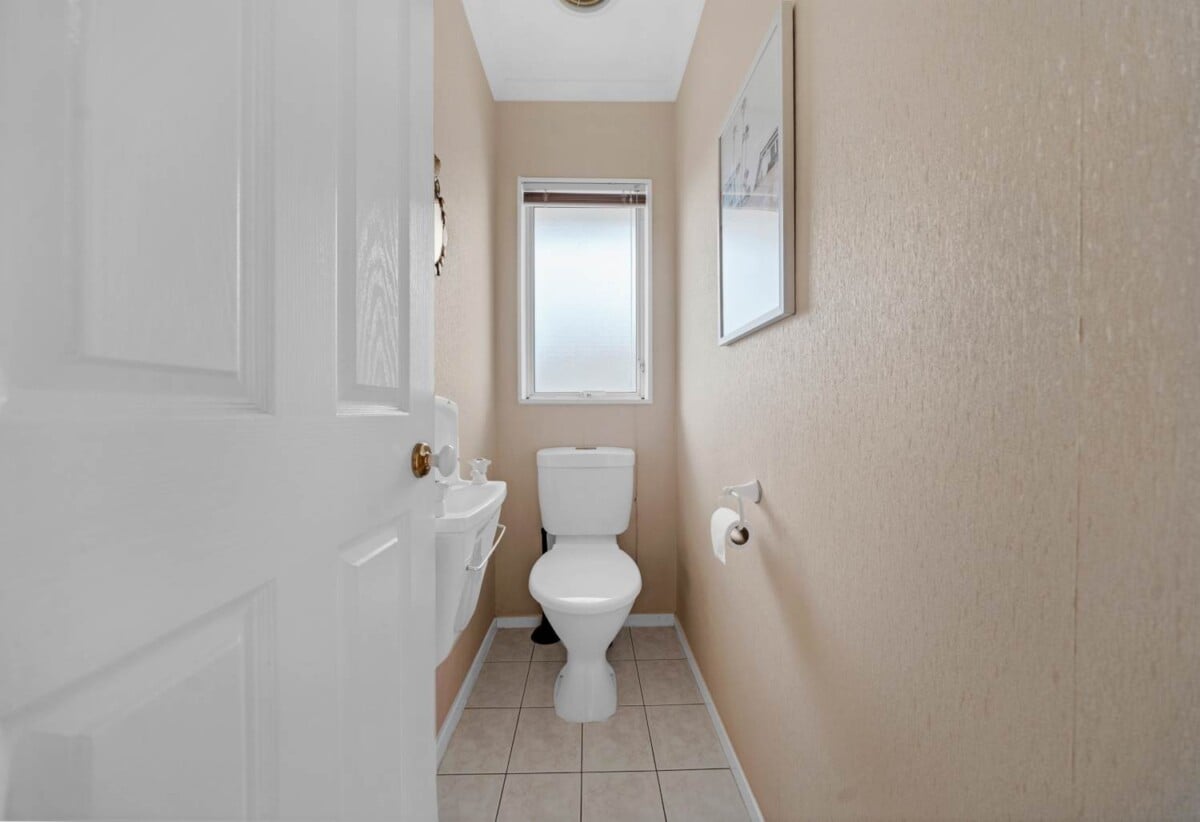 First Time on the Market in 29 years, Held and lovingly cared for by one owner since new, Brick and tile 4 beds 2 baths house on 670m2 section, close to schools, shopping centre, golf club, 7 Casabella Court, Northpark, Auckland
