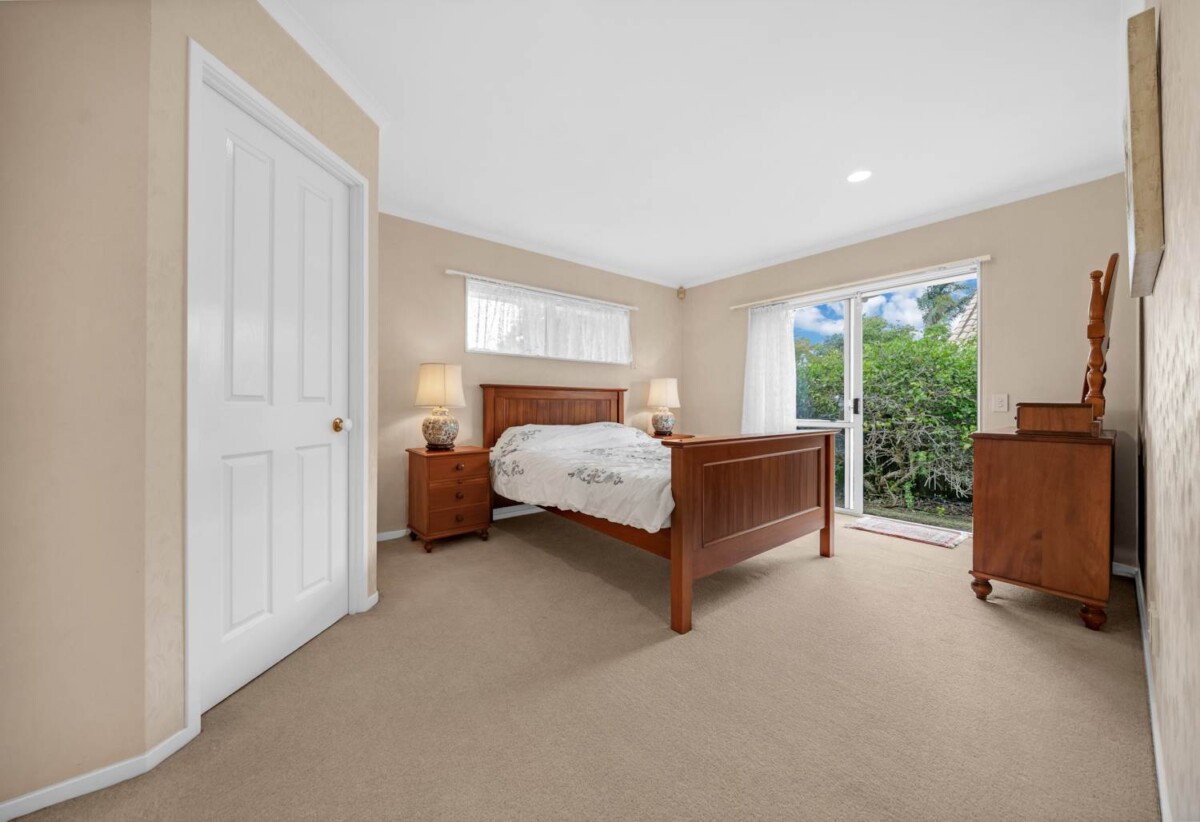 First Time on the Market in 29 years, Held and lovingly cared for by one owner since new, Brick and tile 4 beds 2 baths house on 670m2 section, close to schools, shopping centre, golf club, 7 Casabella Court, Northpark, Auckland