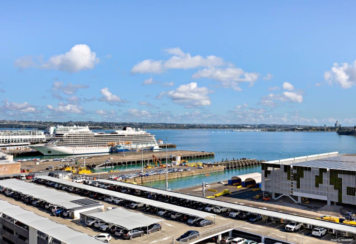 Auckland Girls’ Grammar School zone, 88m2 Leasehold 3 beds 2 baths 2 car parks apartment with Massive Seaview, 2.1 km to Auckland Girls’ Grammar School, 1308/18 Beach Road, City Centre, Auckland