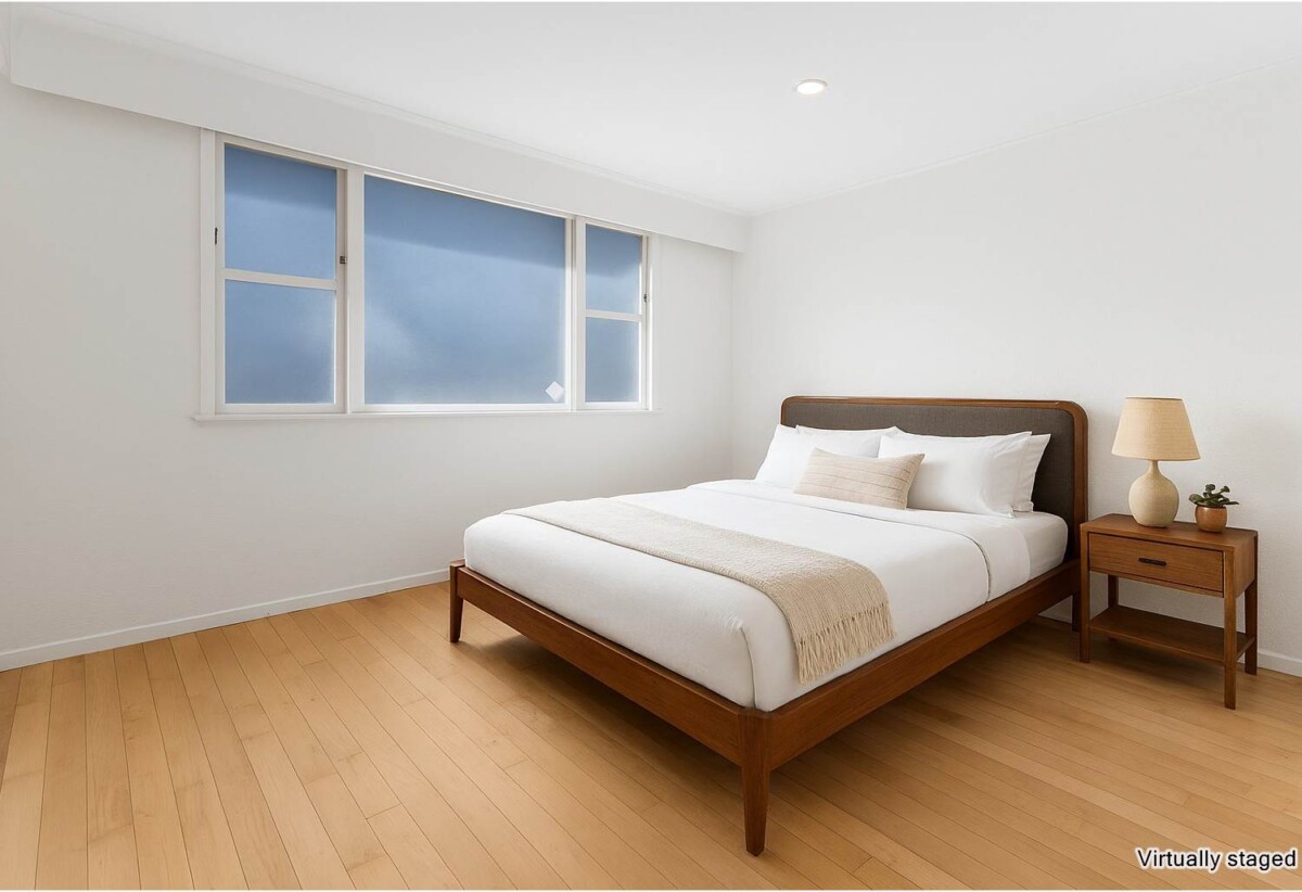 Double Westlake school Zone, 4 beds 2 baths house with granny on 675m2 section, walks to Sunnynook Park, Woolworths supermarket, 0.5 km to Sunnynook School, 79 Sunnynook Road, Forrest Hill, Auckland