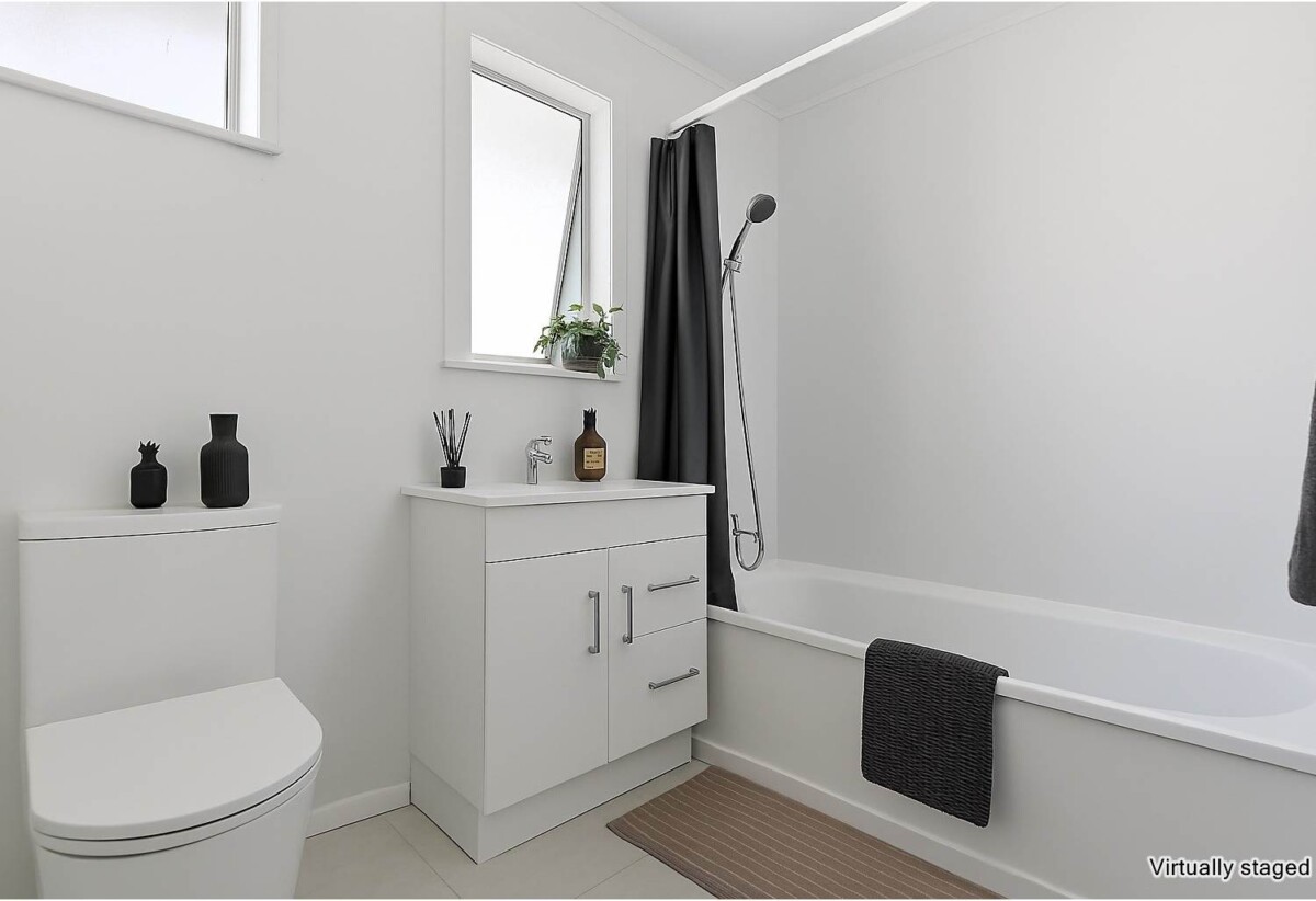 Double Westlake school Zone, 4 beds 2 baths house with granny on 675m2 section, walks to Sunnynook Park, Woolworths supermarket, 0.5 km to Sunnynook School, 79 Sunnynook Road, Forrest Hill, Auckland