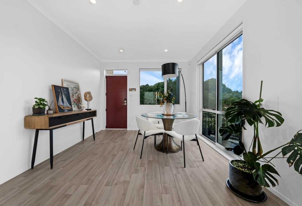 4 beds 2.5 baths home with garage on 206m2 section, walks to Ormiston Town Centre, Pak’n Save and schools, 0.5 km to Ormiston Senior College, 0.7 km to Ormiston Junior College, 0.8 km to Ormiston Primary School, 23 Bonnette Road, Flat Bush, Auckland