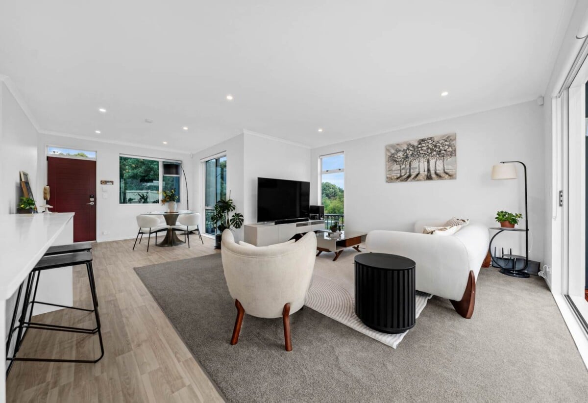 4 beds 2.5 baths home with garage on 206m2 section, walks to Ormiston Town Centre, Pak’n Save and schools, 0.5 km to Ormiston Senior College, 0.7 km to Ormiston Junior College, 0.8 km to Ormiston Primary School, 23 Bonnette Road, Flat Bush, Auckland