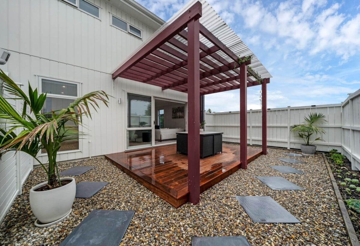4 beds 2.5 baths home with garage on 206m2 section, walks to Ormiston Town Centre, Pak’n Save and schools, 0.5 km to Ormiston Senior College, 0.7 km to Ormiston Junior College, 0.8 km to Ormiston Primary School, 23 Bonnette Road, Flat Bush, Auckland