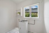 Renovated 3 beds 1 bath house with garage on 502m2 section, Minutes from Lunn Avenue amenities, Ellerslie Village, and Sylvia Park shopping, 0.7 km to Stanhope Road School, 428 Ellerslie Panmure Highway, Mt Wellington, Auckland