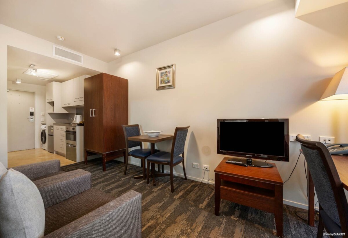 Auckland Girls’ Grammar School zone, 30m2 Freehold 1 bed 1 bath apartment, A well-managed hotel style apartment, Full furniture package is included, 209/188 Hobson Street, City Centre, Auckland