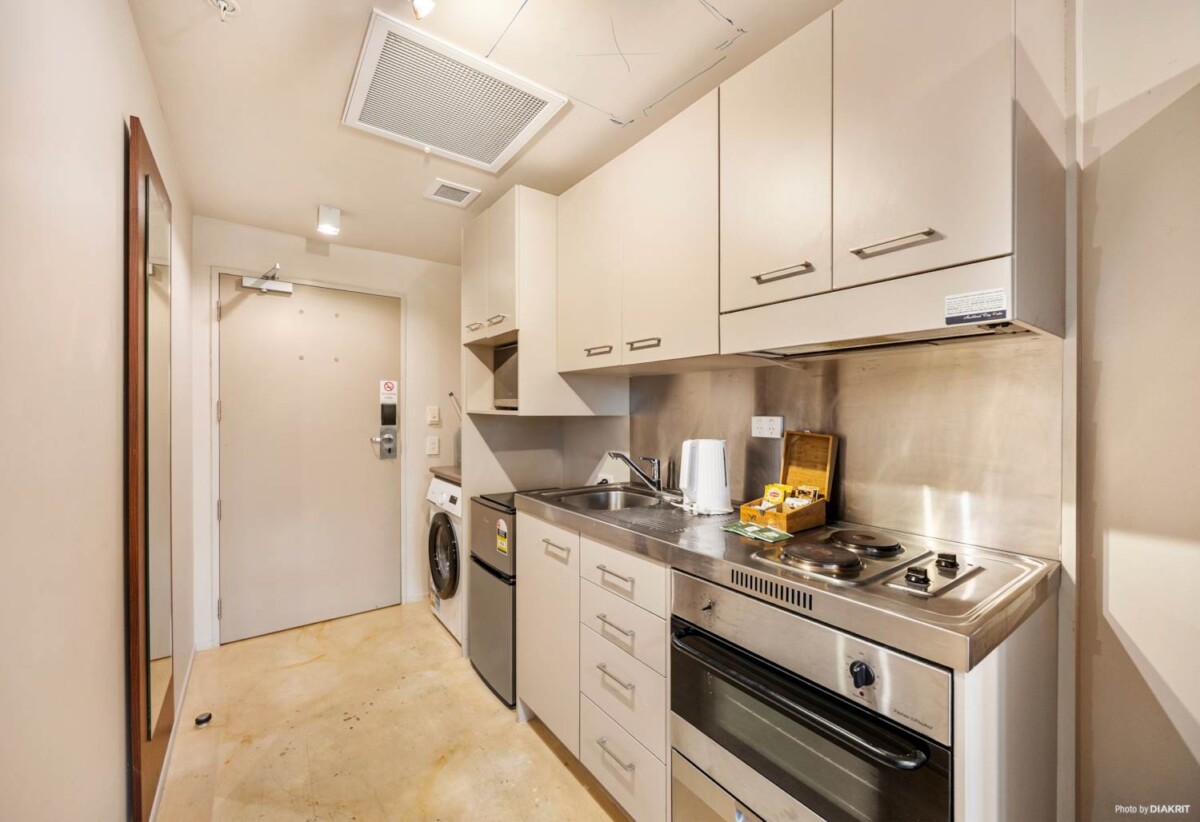 Auckland Girls’ Grammar School zone, 30m2 Freehold 1 bed 1 bath apartment, A well-managed hotel style apartment, Full furniture package is included, 209/188 Hobson Street, City Centre, Auckland