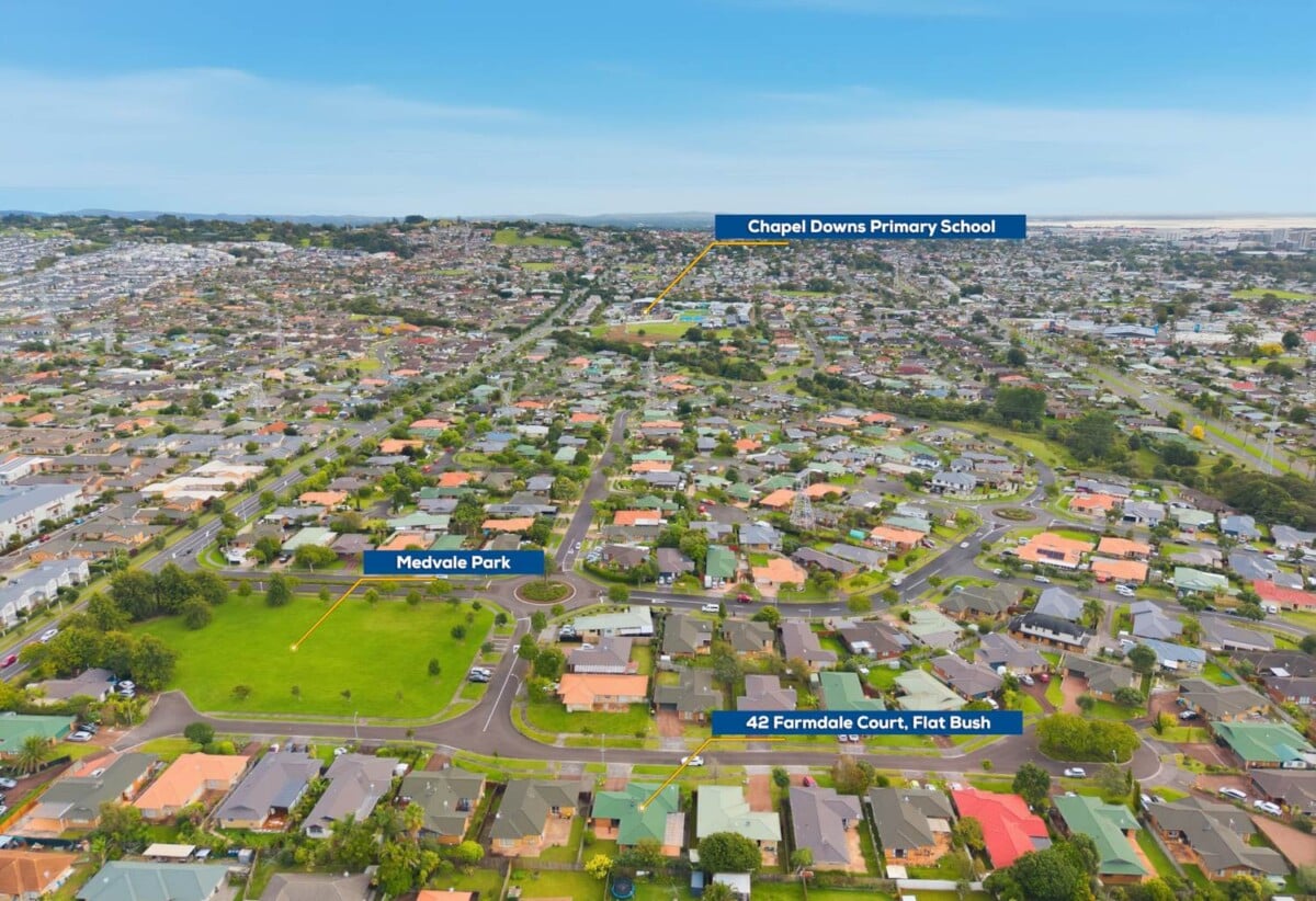 Brick and tile 4 beds 2 baths house with double garage on 495m2 section, 0.9 km to Tangaroa College and Chapel Downs School, 1.5 km to Sancta Maria College, 42 Farmdale Court, Flat Bush, Auckland