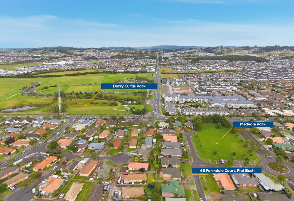 Brick and tile 4 beds 2 baths house with double garage on 495m2 section, 0.9 km to Tangaroa College and Chapel Downs School, 1.5 km to Sancta Maria College, 42 Farmdale Court, Flat Bush, Auckland