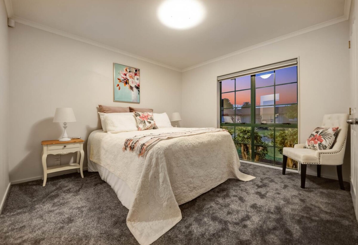 Brick and tile 4 beds 2 baths house with double garage on 495m2 section, 0.9 km to Tangaroa College and Chapel Downs School, 1.5 km to Sancta Maria College, 42 Farmdale Court, Flat Bush, Auckland