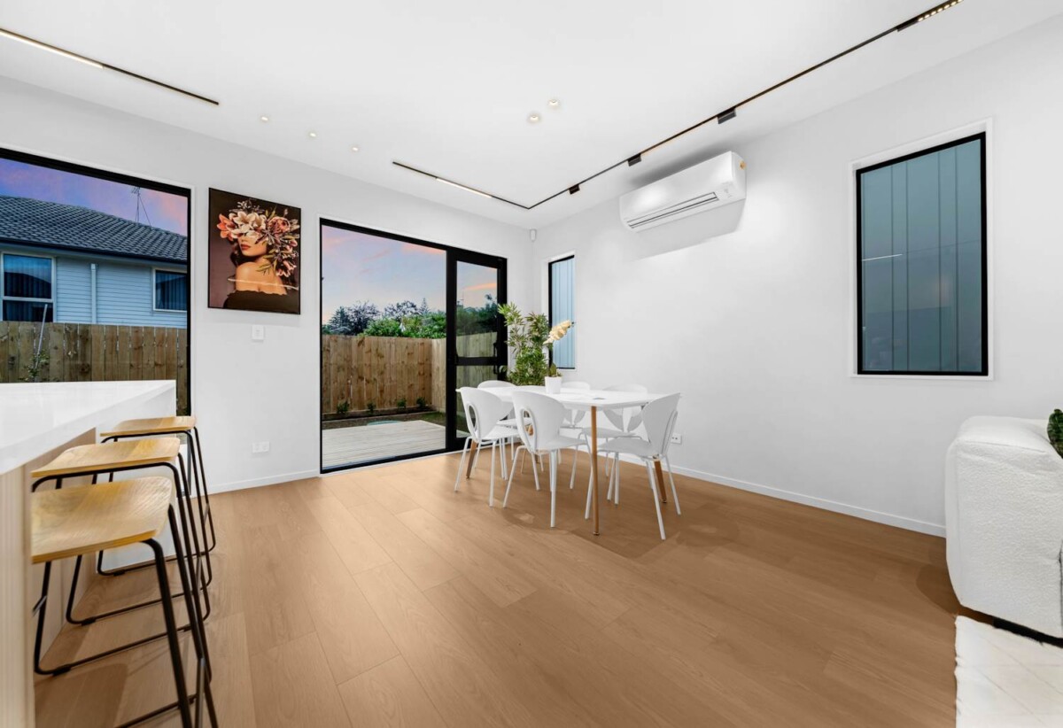 Move-in ready, 10-Year Builder Warranty, brandnew standalone 4 beds 2.5 baths home with garage, on 182m2 section, 0.3 km to Sunny Hills School, 0.9 km to Farm Cove Intermediate, 1.5 km to Pakuranga College, Lot 2, 1 Imatra Place, Sunnyhills, Auckland