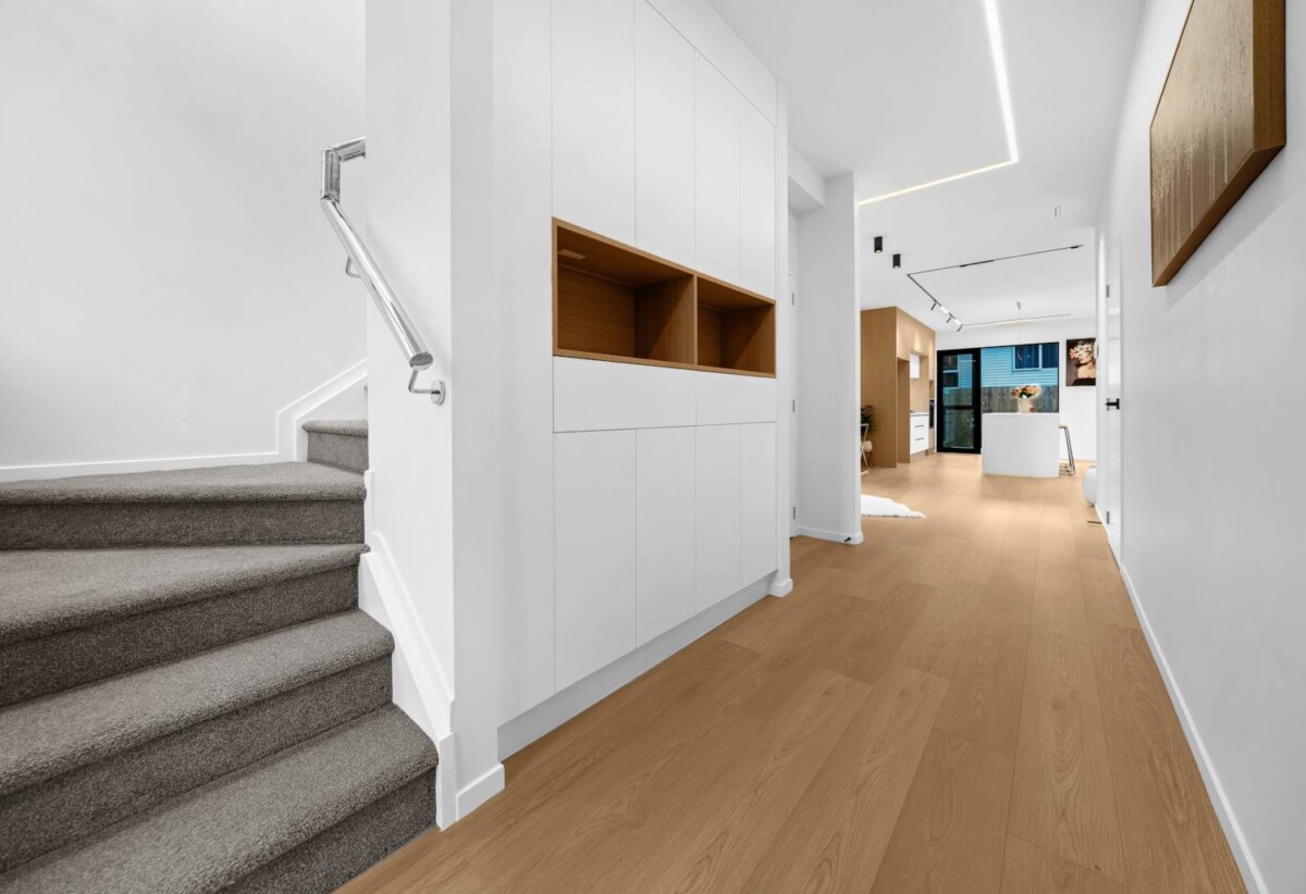 Move-in ready, 10-Year Builder Warranty, brandnew standalone 4 beds 2.5 baths home with garage, on 182m2 section, 0.3 km to Sunny Hills School, 0.9 km to Farm Cove Intermediate, 1.5 km to Pakuranga College, Lot 2, 1 Imatra Place, Sunnyhills, Auckland