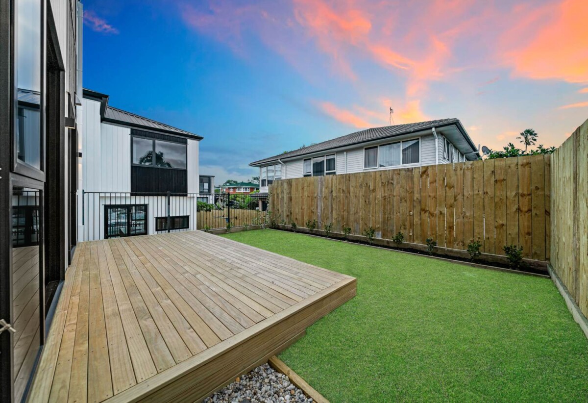 Move-in ready, 10-Year Builder Warranty, brandnew standalone 4 beds 2.5 baths home with garage, on 182m2 section, 0.3 km to Sunny Hills School, 0.9 km to Farm Cove Intermediate, 1.5 km to Pakuranga College, Lot 2, 1 Imatra Place, Sunnyhills, Auckland
