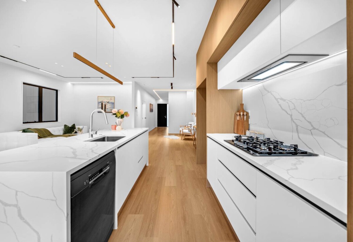 Move-in ready, 10-Year Builder Warranty, brandnew standalone 4 beds 2.5 baths home with garage, on 164m2 section, 0.3 km to Sunny Hills School, 0.9 km to Farm Cove Intermediate, 1.5 km to Pakuranga College, Lot 3, 1 Imatra Place, Sunnyhills, Auckland