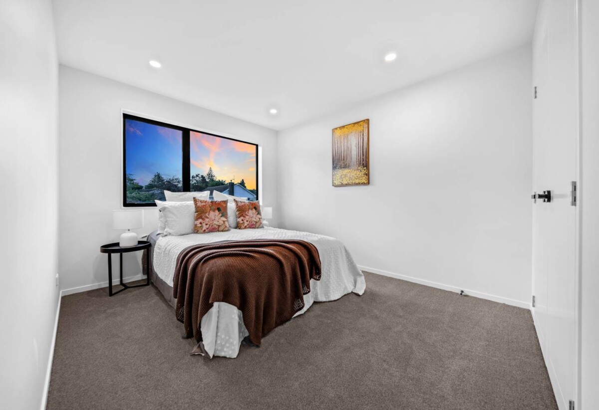 Move-in ready, 10-Year Builder Warranty, brandnew standalone 4 beds 2.5 baths home with garage, on 164m2 section, 0.3 km to Sunny Hills School, 0.9 km to Farm Cove Intermediate, 1.5 km to Pakuranga College, Lot 3, 1 Imatra Place, Sunnyhills, Auckland