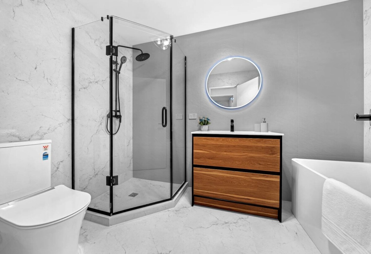 Move-in ready, 10-Year Builder Warranty, brandnew standalone 4 beds 2.5 baths home with garage, on 164m2 section, 0.3 km to Sunny Hills School, 0.9 km to Farm Cove Intermediate, 1.5 km to Pakuranga College, Lot 3, 1 Imatra Place, Sunnyhills, Auckland
