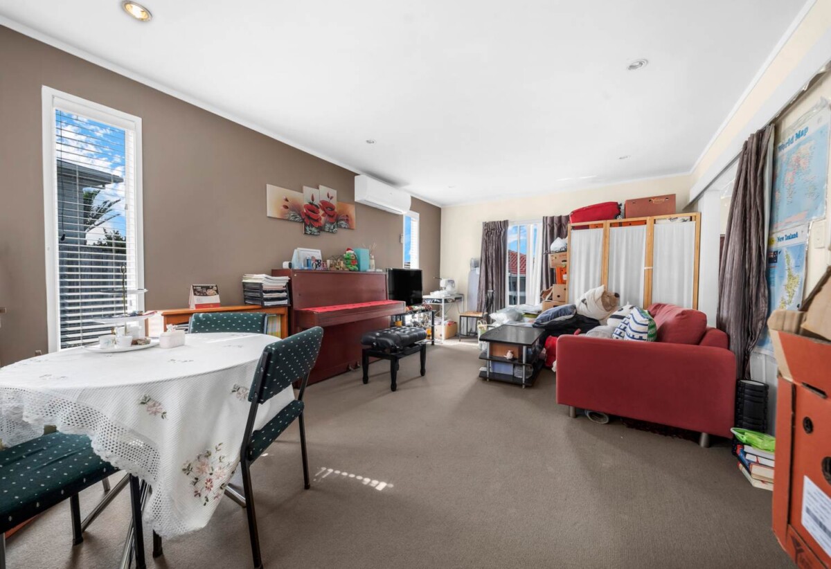 Once in 24 years, Macleans, 885m² with Services, Two Dwellings (5 beds 2 baths main house + 2 beds 1 bath second dwelling), 0.1 km to Macleans Primary School, 0.6 km to Bucklands Beach Intermediate, 0.7 km to Macleans College, 70 Priestley Drive, Bucklands Beach, Auckland