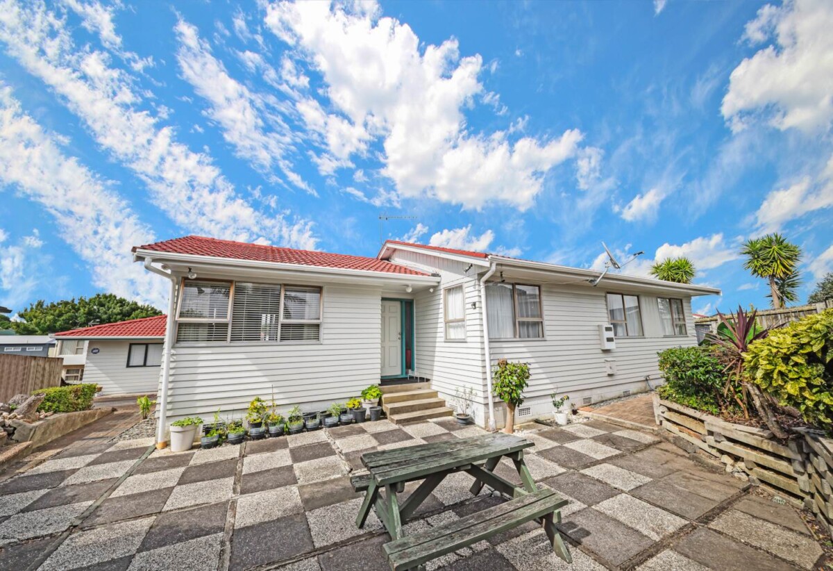 Once in 24 years, Macleans, 885m² with Services, Two Dwellings (5 beds 2 baths main house + 2 beds 1 bath second dwelling), 0.1 km to Macleans Primary School, 0.6 km to Bucklands Beach Intermediate, 0.7 km to Macleans College, 70 Priestley Drive, Bucklands Beach, Auckland