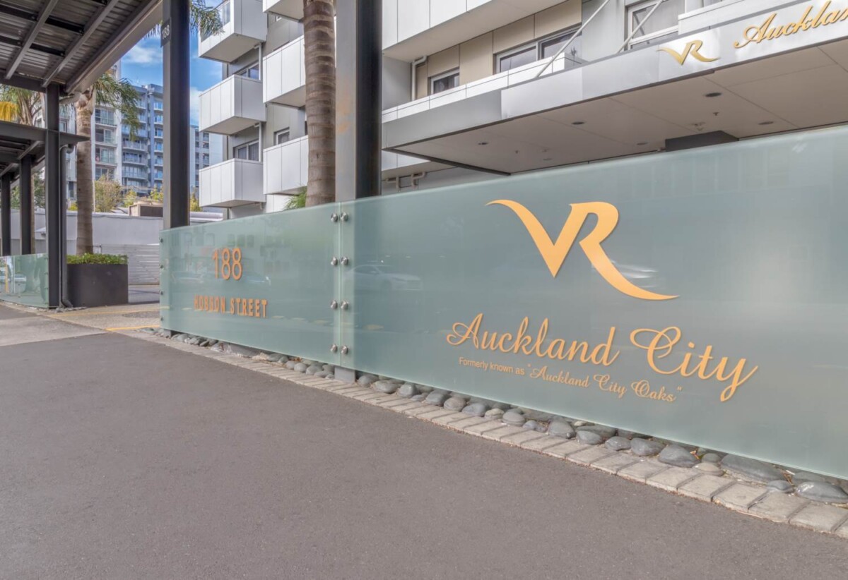 Auckland Girls’ Grammar School zone, 30m2 Freehold 1 bed 1 bath apartment, A well-managed hotel style apartment, Full furniture package is included, 209/188 Hobson Street, City Centre, Auckland