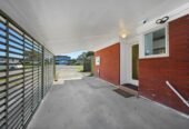 Brick and tile 2 beds 1 bath home, close to schools, Half Moon Bay ferry terminal, shopping centre, 0.2 km to Pakuranga College, 0.6 km to Wakaaranga School, 0.8 km to Farm Cove Intermediate, 1/162 Pigeon Mountain Road, Half Moon Bay, Auckland